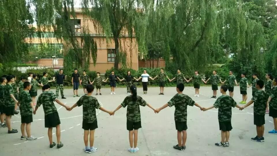 13岁学生早恋怎么办