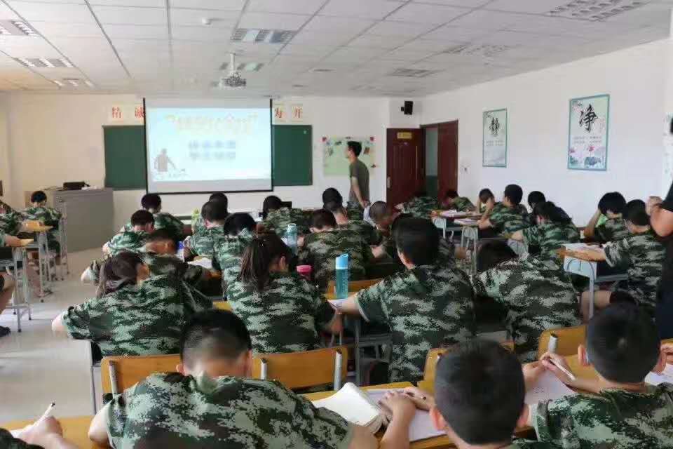 小孩爱玩游戏怎么教育 玩手机成瘾 孩子不上学怎么办